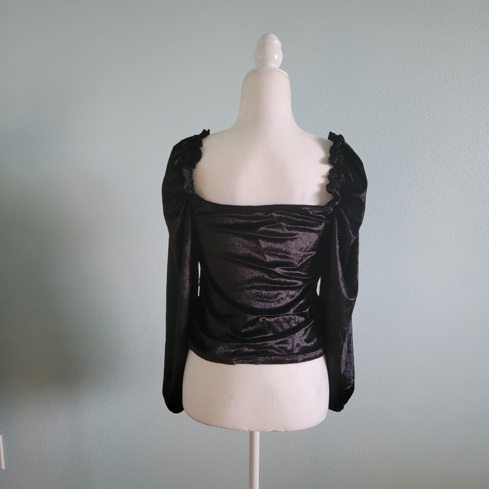 ‼️SOLD‼️Black Velvet Crop Top - Picture 5 of 5